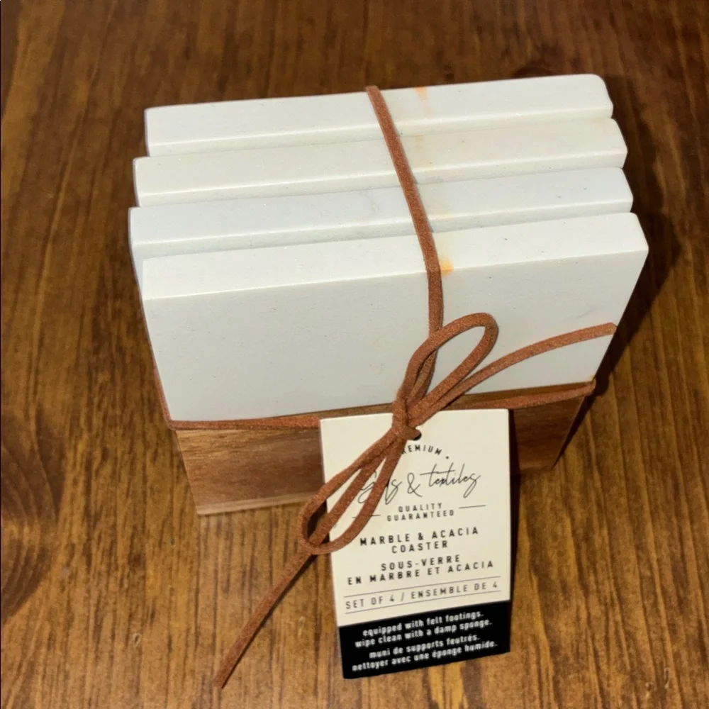 Marble and Acacia Coaster Set4 4x4”